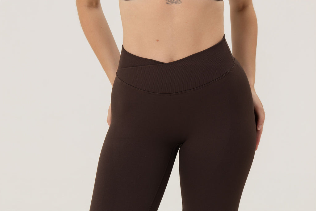Calça Flare Contour | marrom