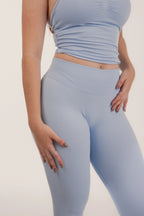 legging fitness seamless alta compressão, estilo gringo , 
lifting, empina bumbum na cor azul